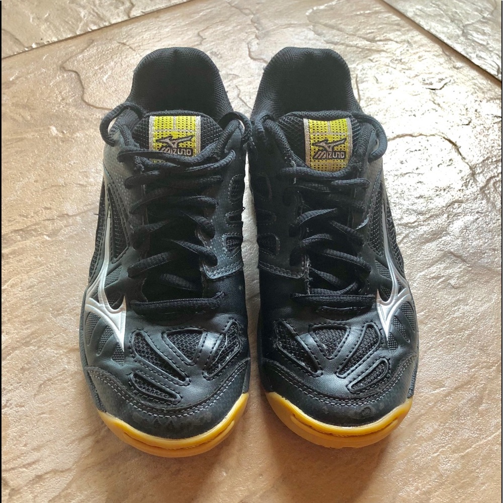 Mizuno Volleyball Court Shoes
